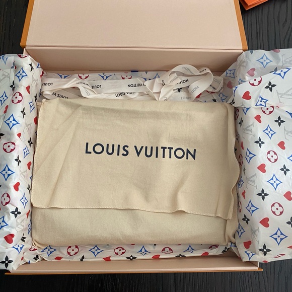 Louis Vuitton Monogram Etui Voyage MM Pouch - Picture 12 of 12